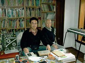 小林一郎と太田大八さん（2005年11月30日、東京・練馬の太田さん宅にて）